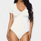 Letnie body w kształcie V